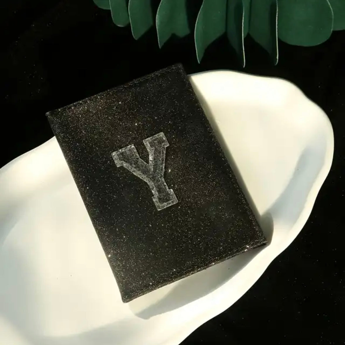 Porte Passeport Initiale "Brillant" Personnaliser Chez.shoptime